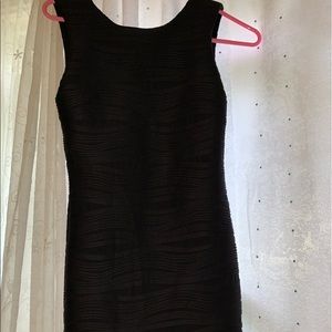 Beautiful little black dress!